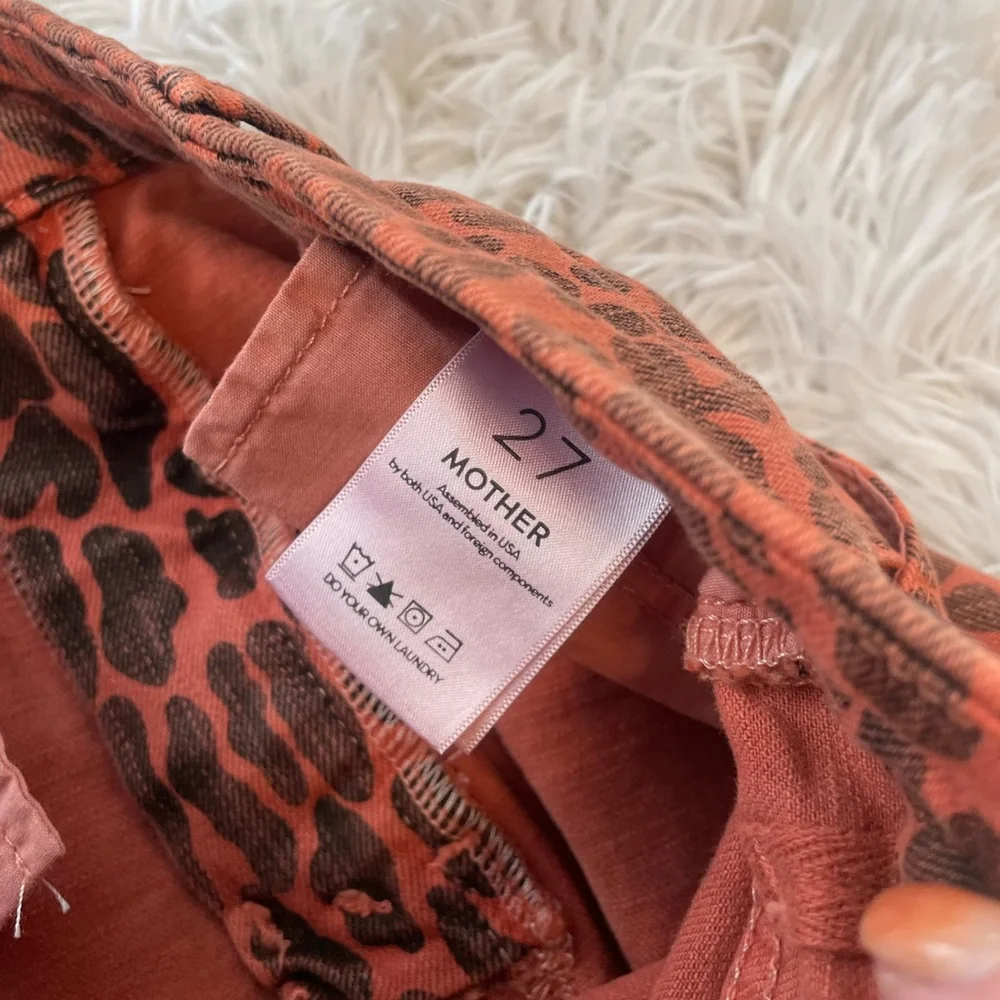 MOTHER Looker Ankle Fray Jeans in Animal Attraction